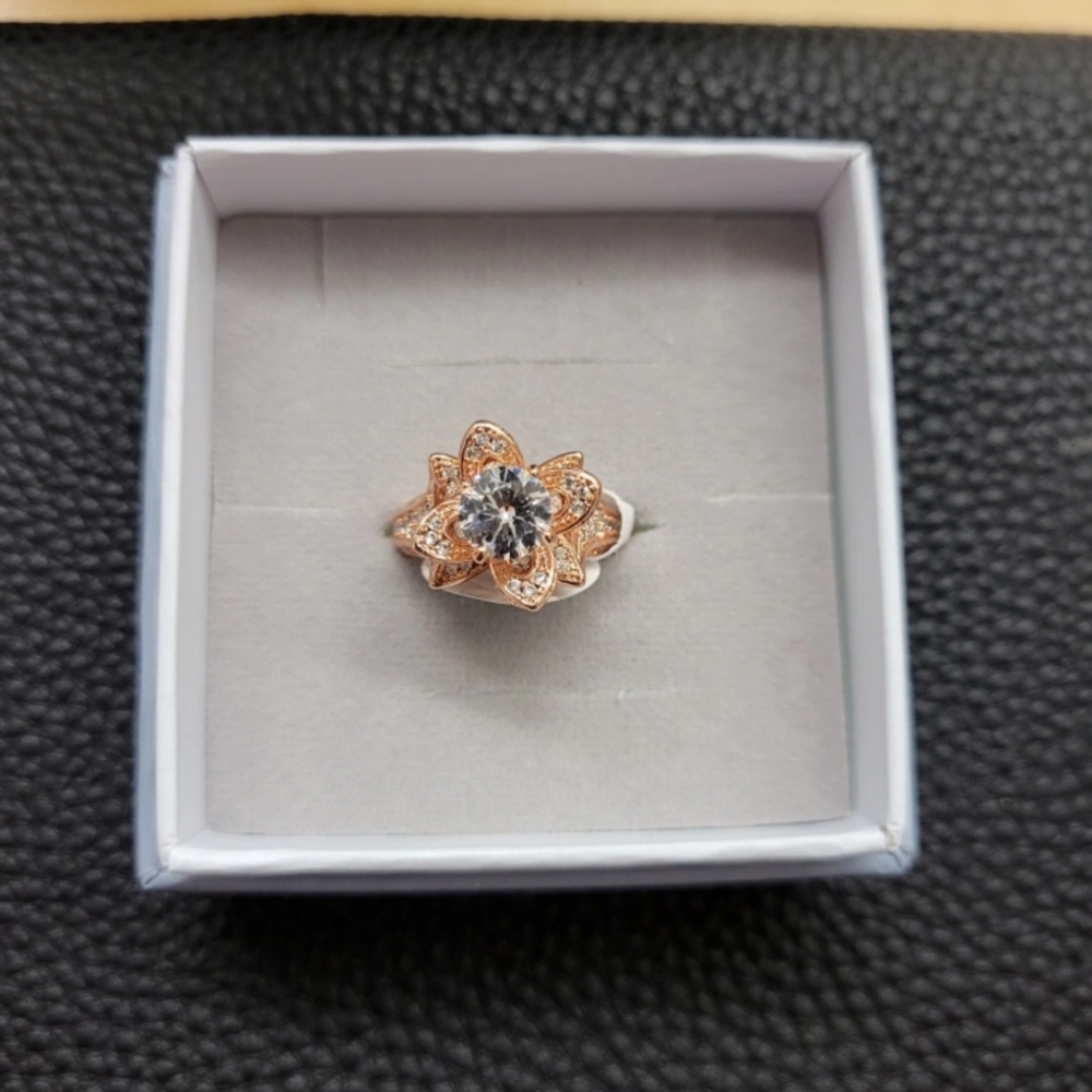 Rose Gold Flower Ring Size:6
